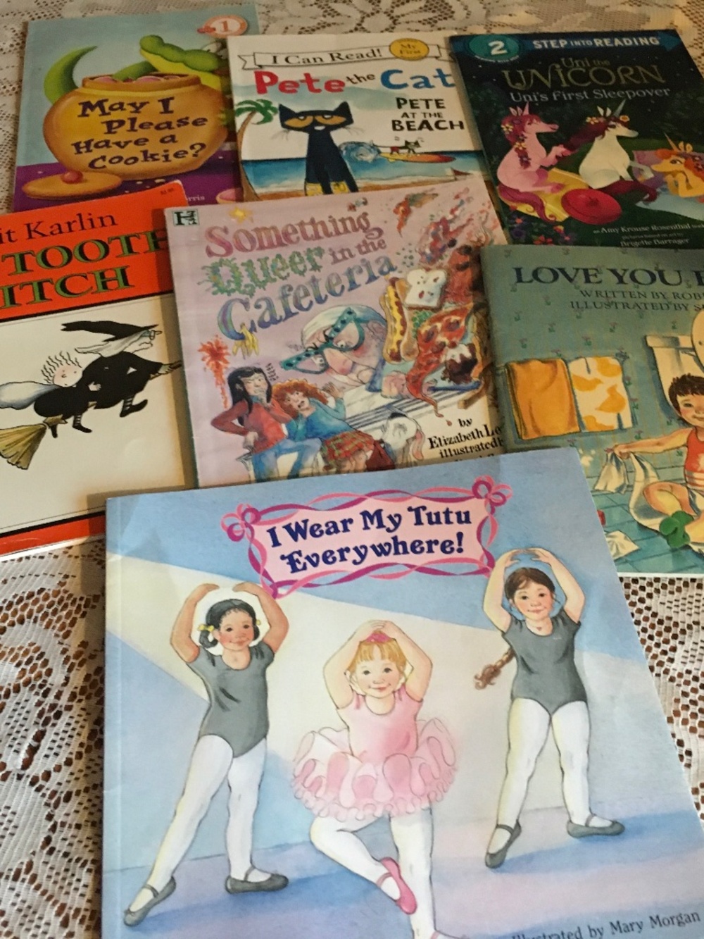 "Bundle of six children’s paperback books